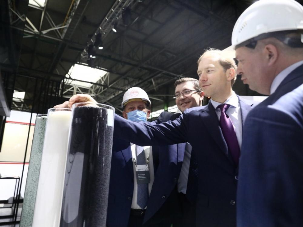 ОКАПОЛ совместно с министром Денисом Мантуровом наметили вектор развития химической промышленности
